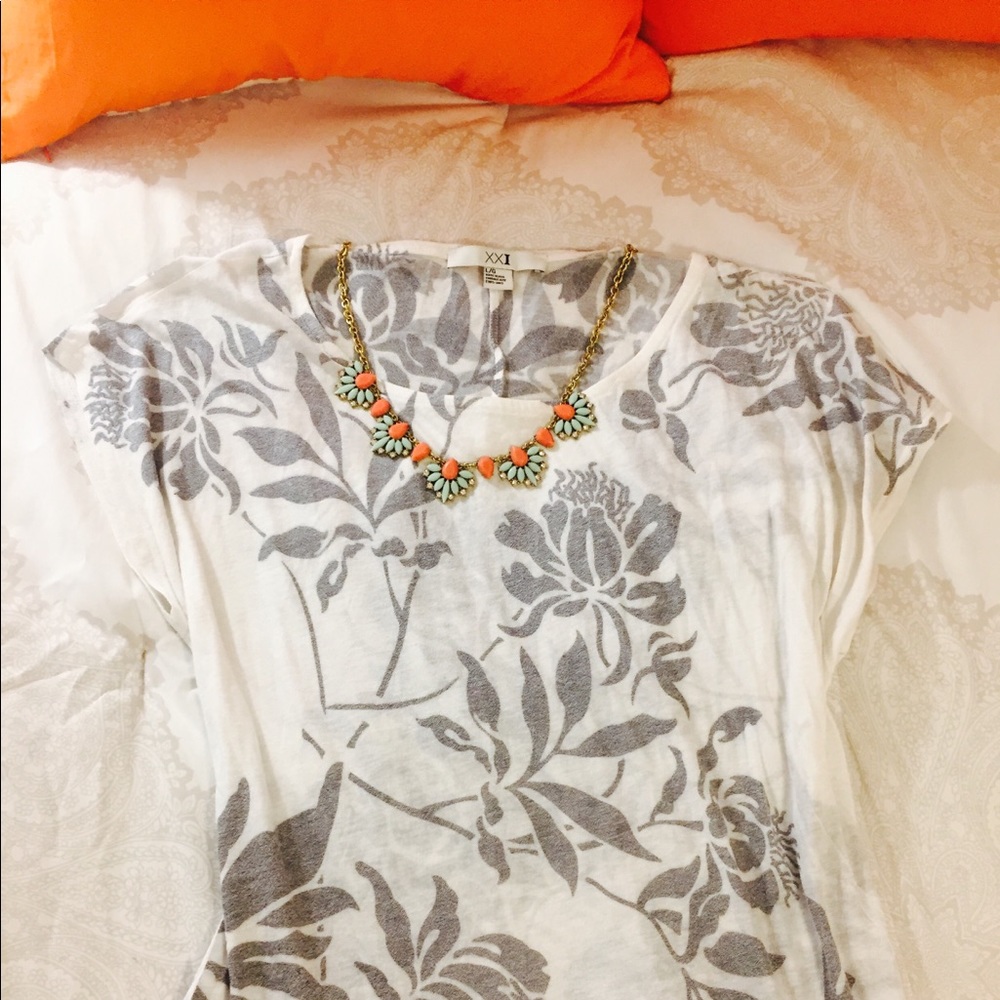 Sophisticated floral top!