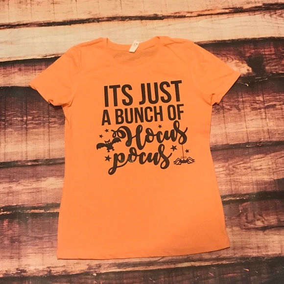 << It's Just A Bunch Of Hocus Pocus Halloween Tee - Picture 2 of 2