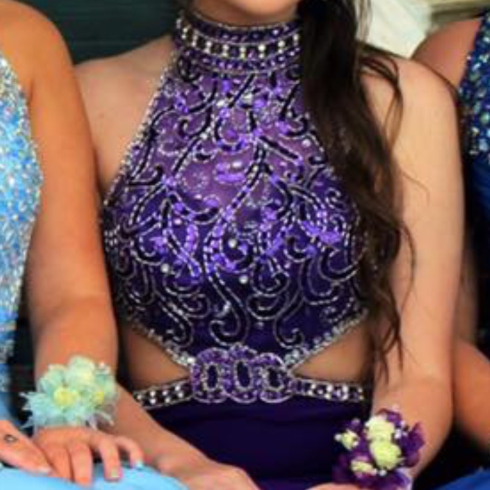 Beautiful prom dress! 