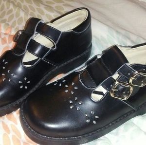 Donating 10-31 BOGO Bakers girls mary janes sz 1