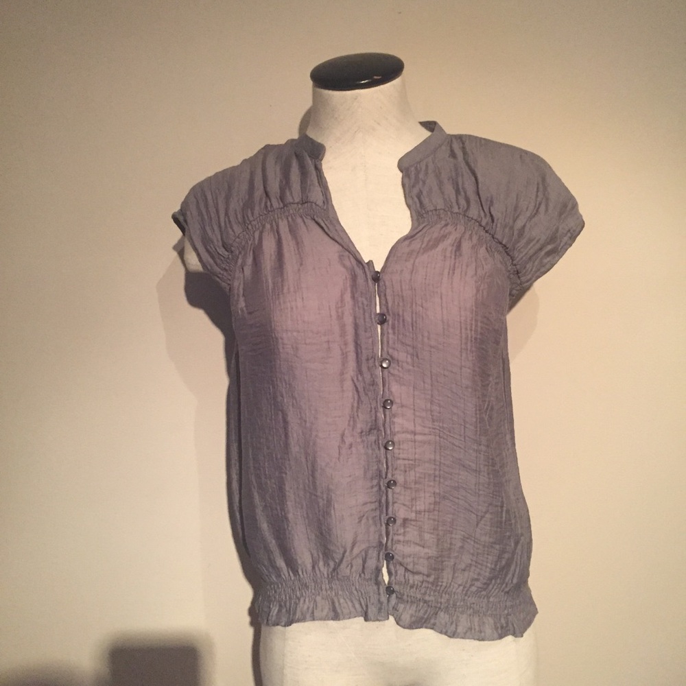 Gray Ann Taylor Loft petite short sleeve top