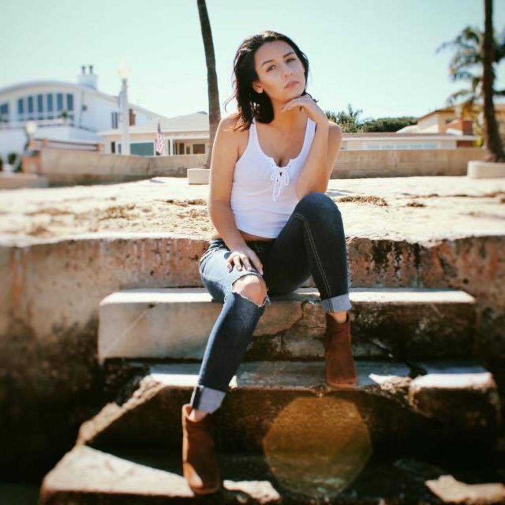 Meet your Posher, Rhianon