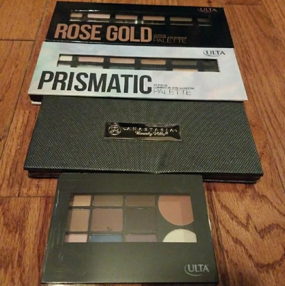 4 Eyeshadow palettes