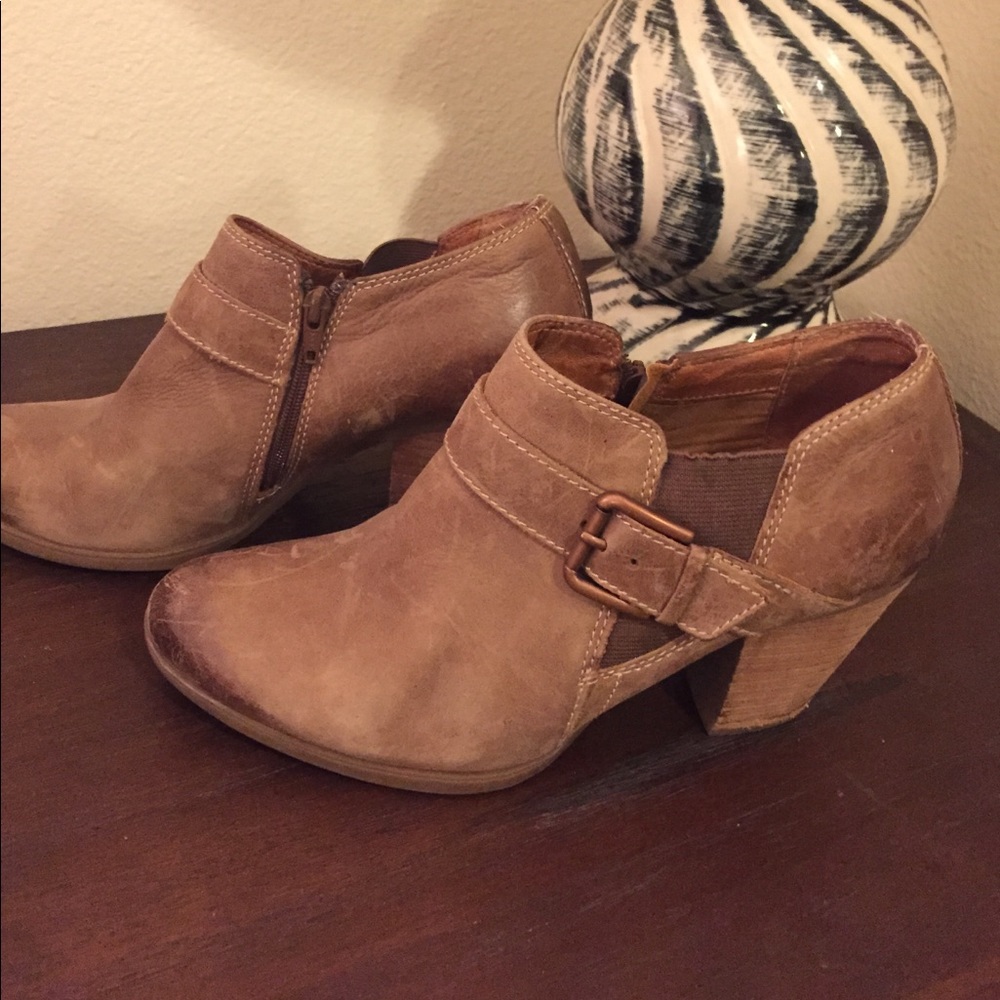 Sofft Booties in Great Overall Condition! 3" Heel