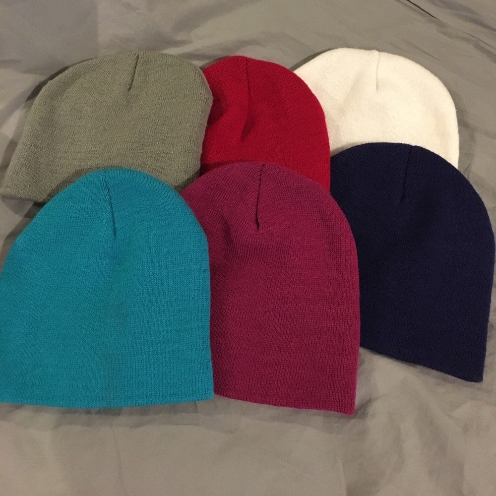*Never Worn* Six Beanies