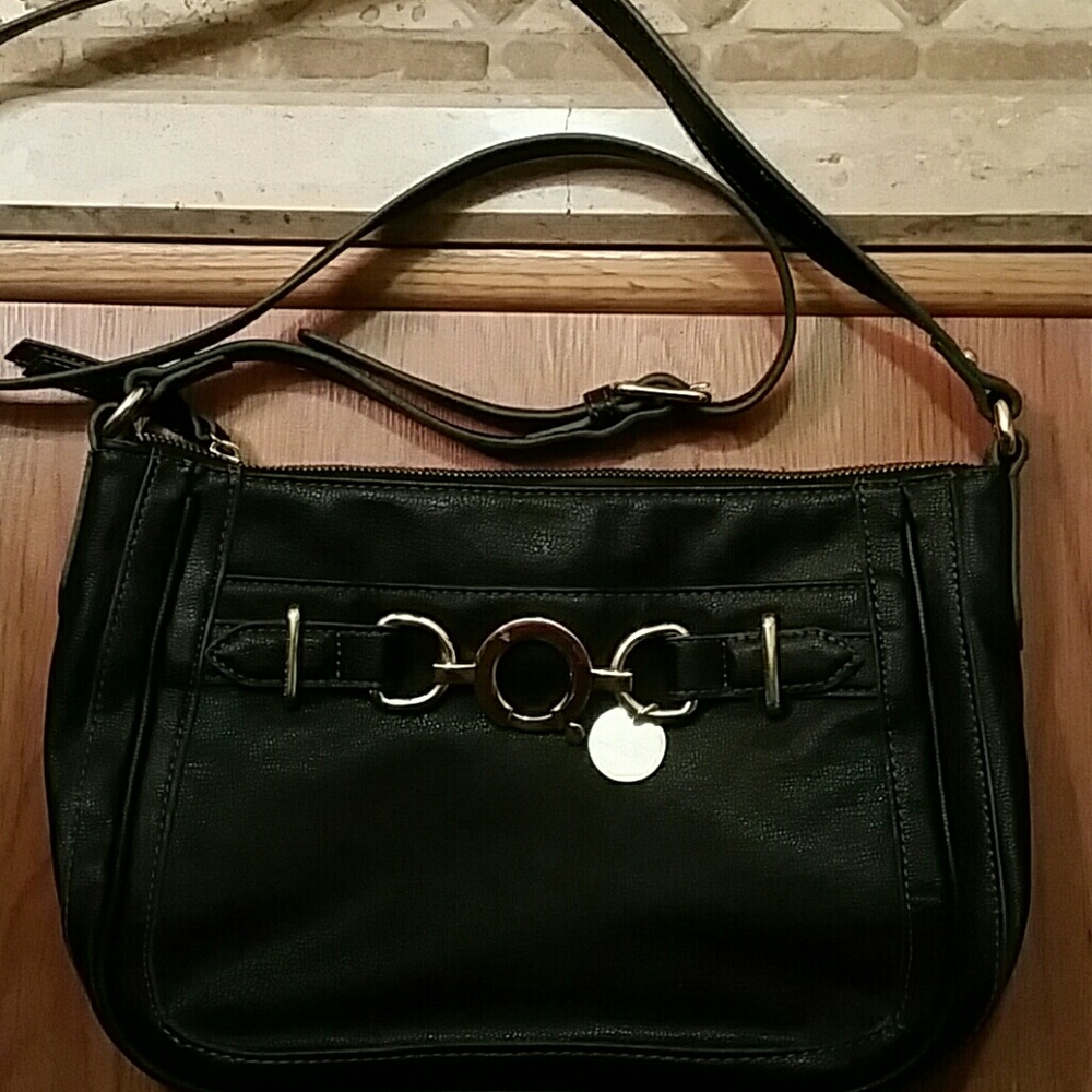 Nine west crossbody or shoulder bag!!