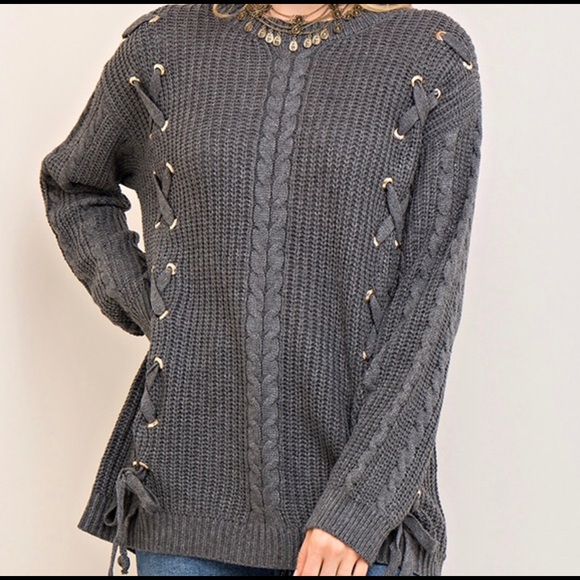 CABLE KNIT W/ DECORATIVE TIES one large left - Picture 5 of 8