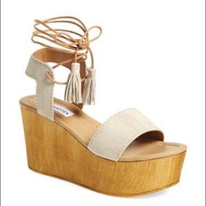 Steve Madden Shannnon wedges size 8