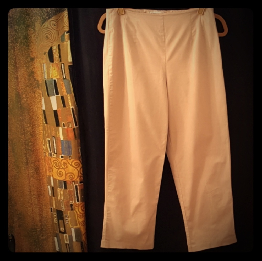 & TROUSERS Capri Pants, Beige,  Size 6