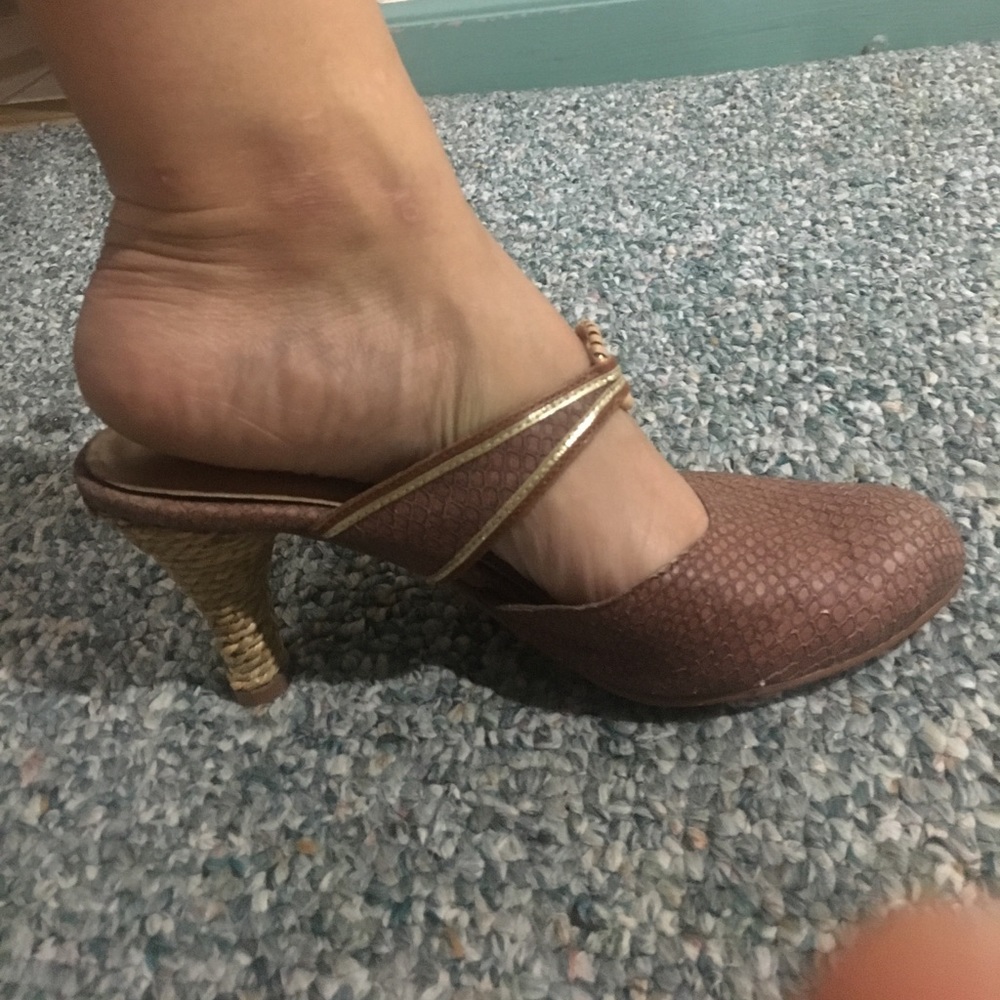 Beautiful Natural Heels + keens 4 trade