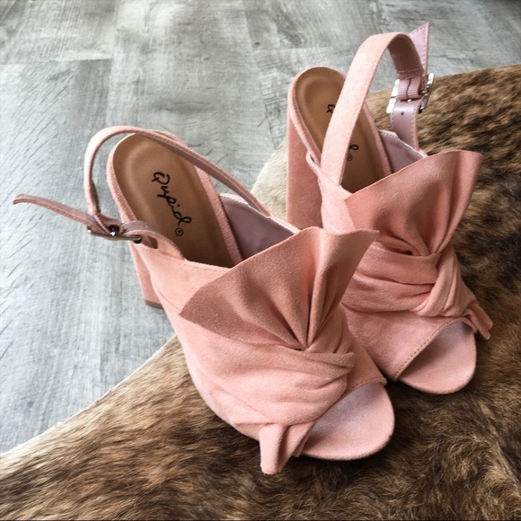 🚫SOLD OUT🚫 Pink Bow Slingback Heels Shoes - Picture 2 of 3