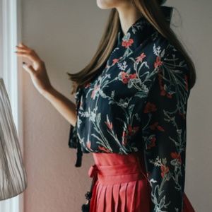 Meet your Posher, Ariel