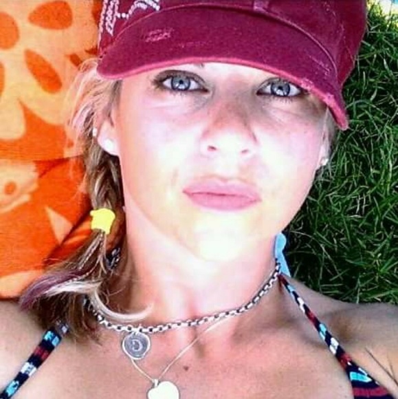 Meet your Posher, Amy - Picture 5 of 6