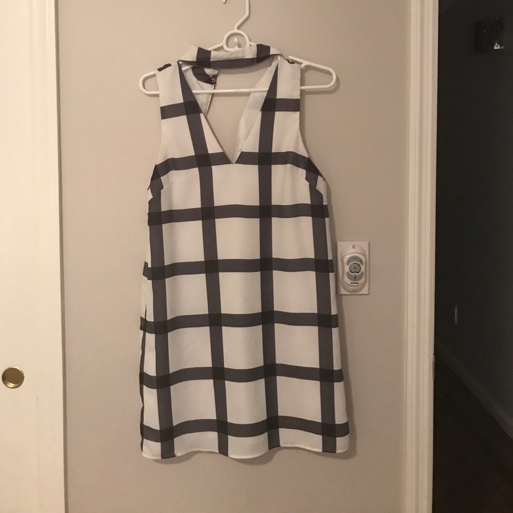 Lulu’s black and white dress