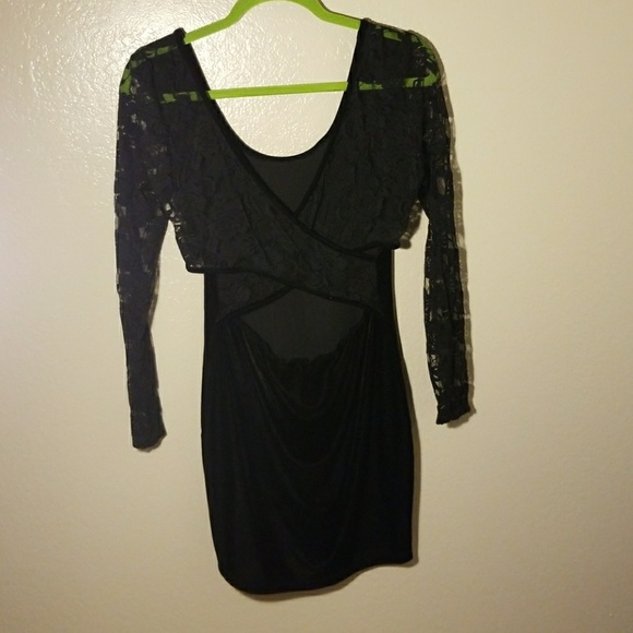 Lace &Velvet Dress - Picture 2 of 4