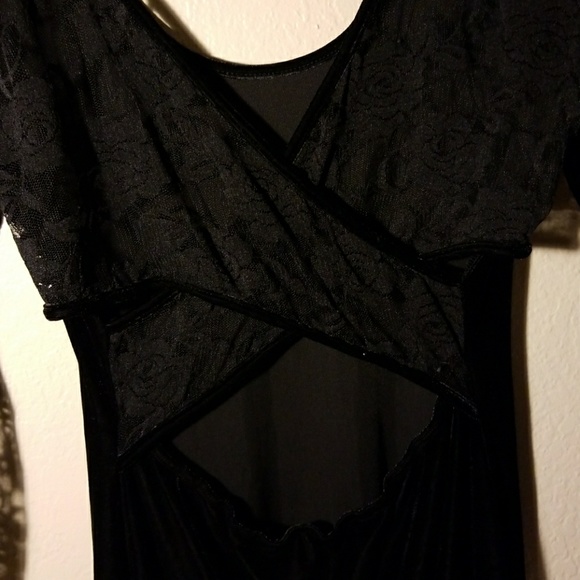 Lace &Velvet Dress - Picture 4 of 4