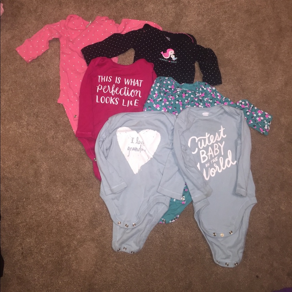 6 long sleeve onsies!!