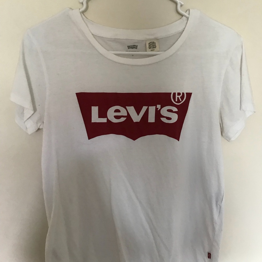 Levi’s tee