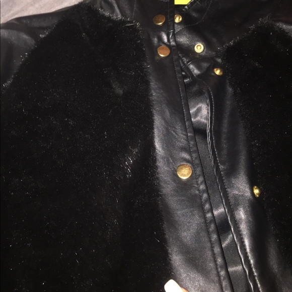 Leather and fur coat! perfect for fall - Picture 2 of 3