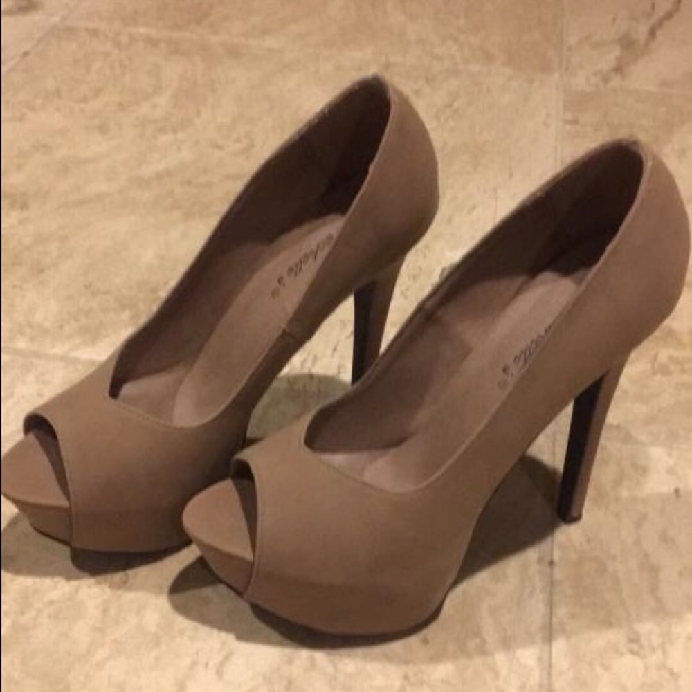 Nude heels size 7.5. Worn once