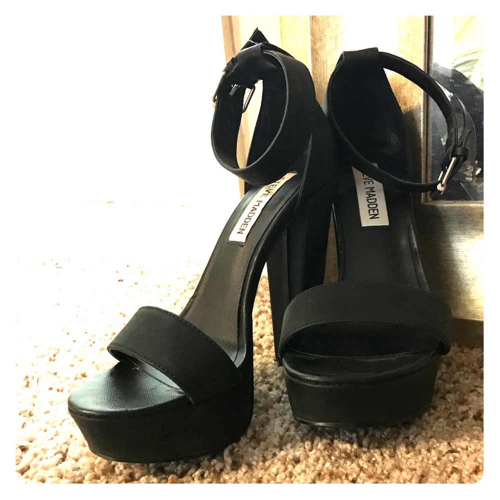 Steve Madden black heels