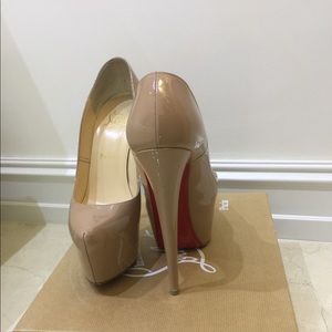 Daffodile Louboutin