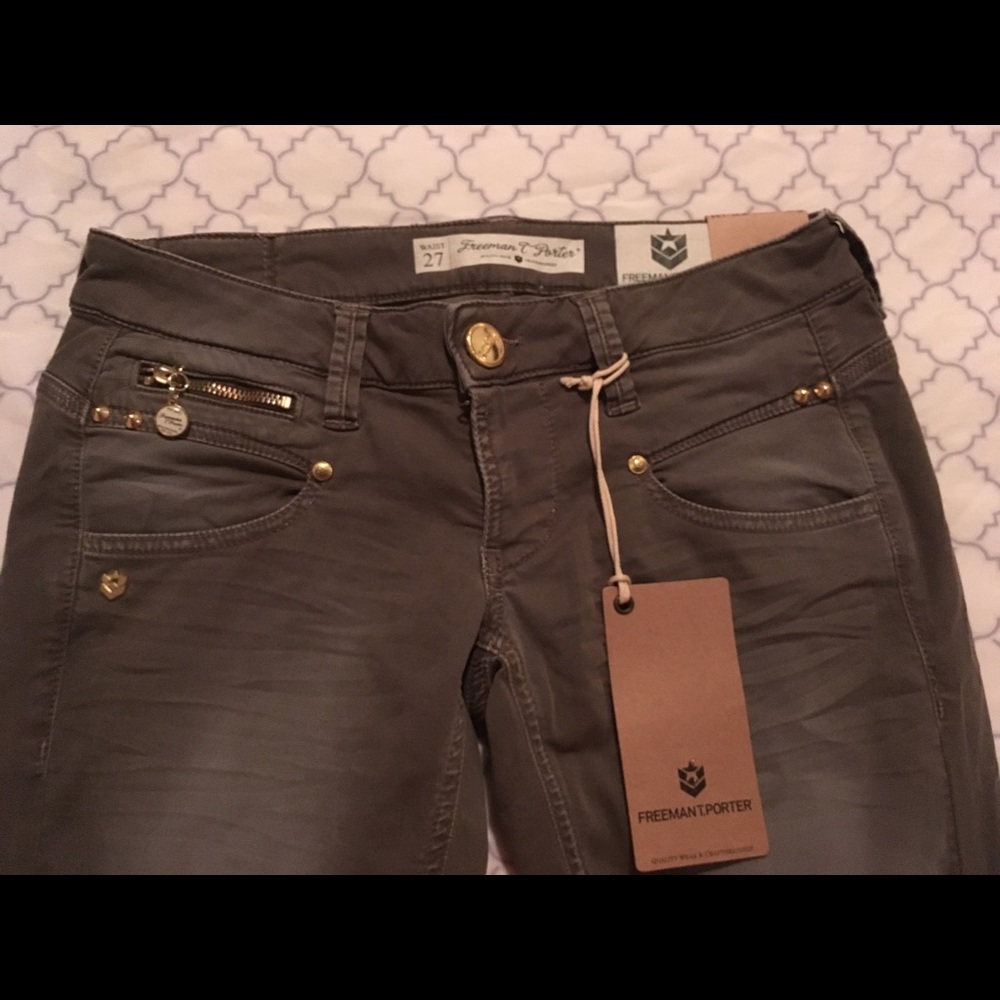 Alexa Slim Pants. Freedman T.Porter.