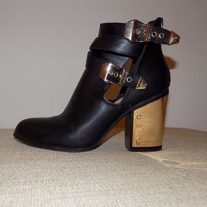 JustFab Black and Gold Ankle Boots Booties 8.5M