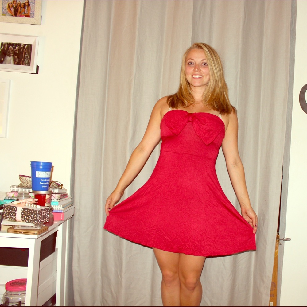 Red bow dress
