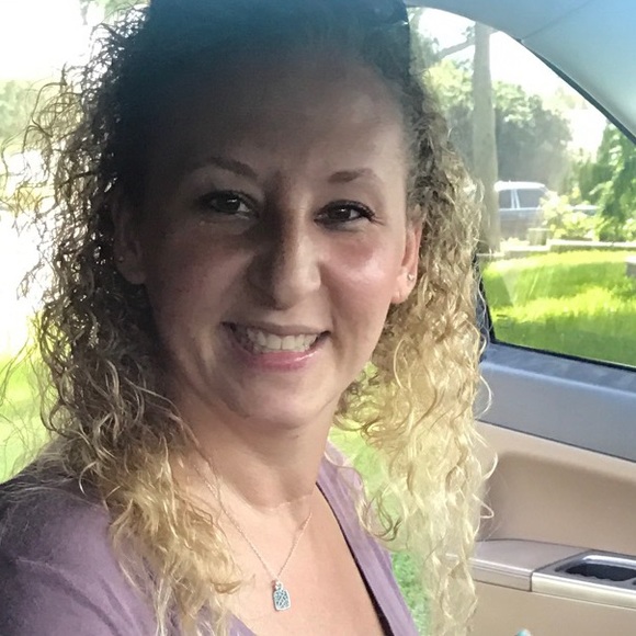 Meet your Posher, Jacinda - Picture 1 of 1