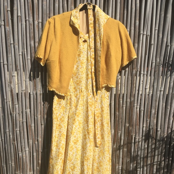Vintage Yellow Floral Silk Dress and Sweater Set - Picture 2 of 8