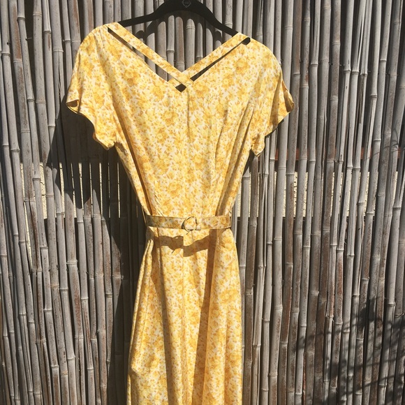Vintage Yellow Floral Silk Dress and Sweater Set - Picture 3 of 8