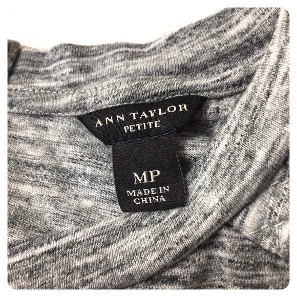 ANN TAYLOR quilted shoulder button back top - Picture 4 of 7