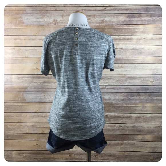 ANN TAYLOR quilted shoulder button back top - Picture 3 of 7