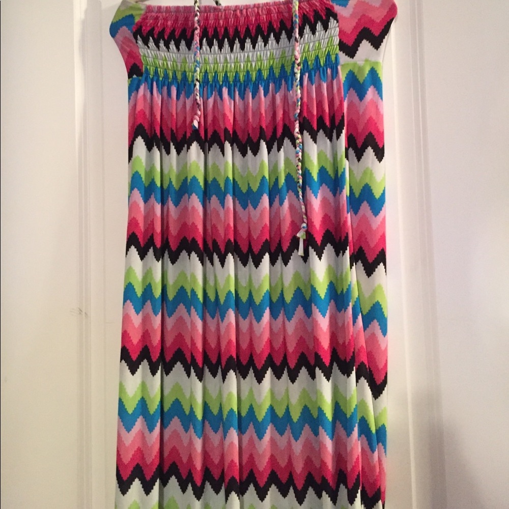 Dress - Picture 4 of 4