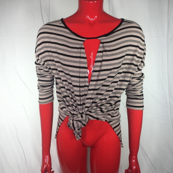 🔻2 for $10🔻 Nordstrom · Lush boxy keyhole back - Picture 8 of 8