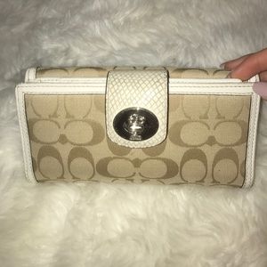 Coach wallet