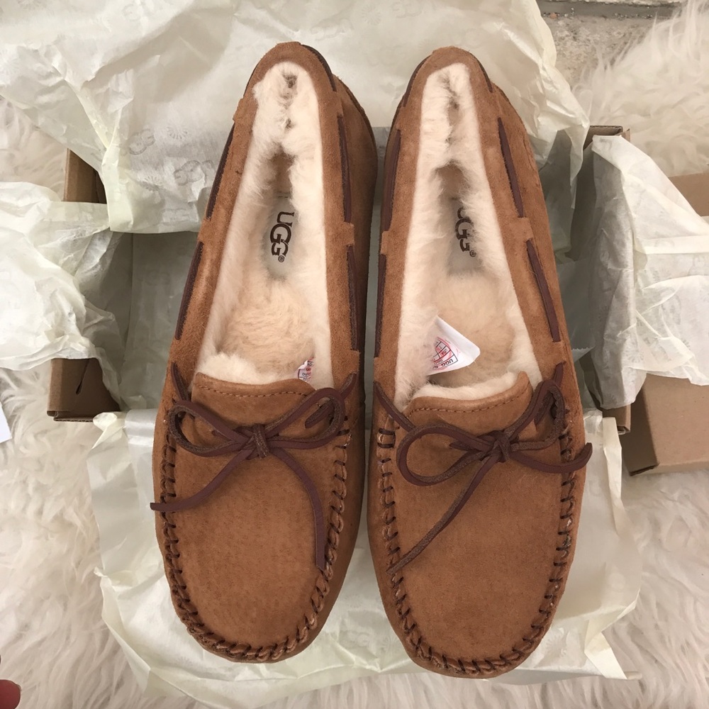 UGG AUTHENTIC WOMENS MOCCASINS Sz 8 New - Picture 5 of 6