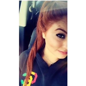 Meet your Posher, Yris