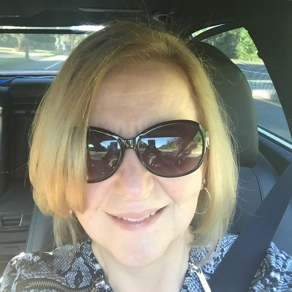 Meet your Posher, Carolina - Picture 1 of 1
