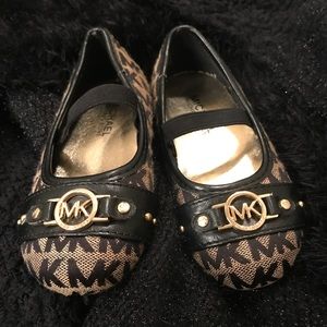 😍 kids MICHAEL KORS - Mary Janes toddler sz 7 😍 😍 kids MICHAEL KORS - Mary Janes toddler sz 7 😍
