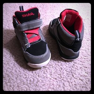 Boys Shaq shoes size 1.(Little boy) good condition Boys Shaq shoes size 1.(Little boy) good condition