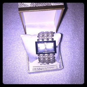 Pearl watch Pearl watch