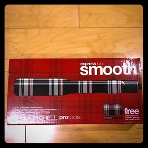 Paul Mitchell 1.25” Flatiron Limited Edition