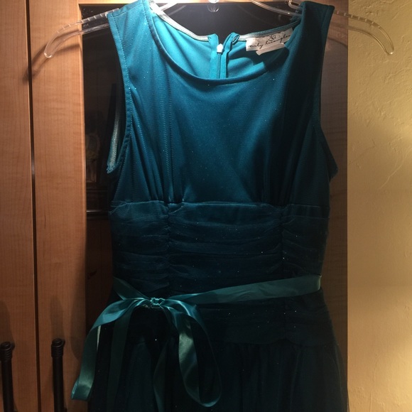 Girls  size 14 sparkle Teal green dress - Picture 2 of 6