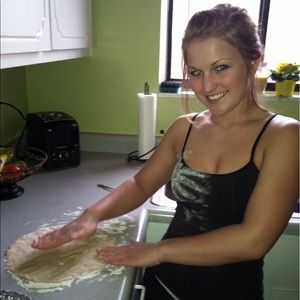 Meet your Posher, Nola