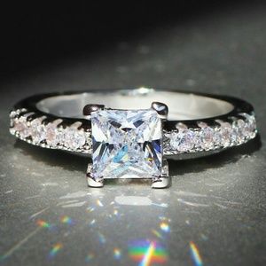 NEW Sterling Silver White Sapphire Ring