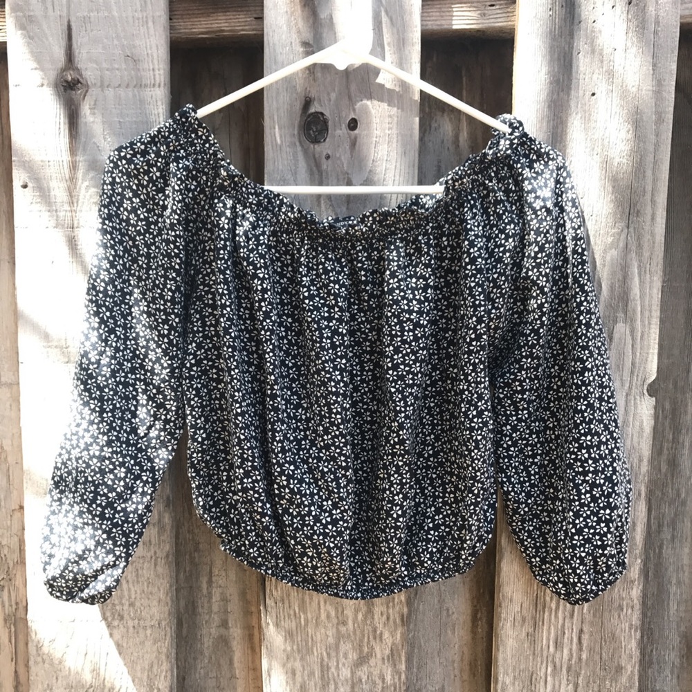 Brandy Melville off the shoulder top