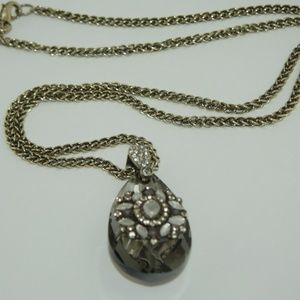 Ann Taylor Faceted Glass Pendant Necklace Ann Taylor Faceted Glass Pendant Necklace
