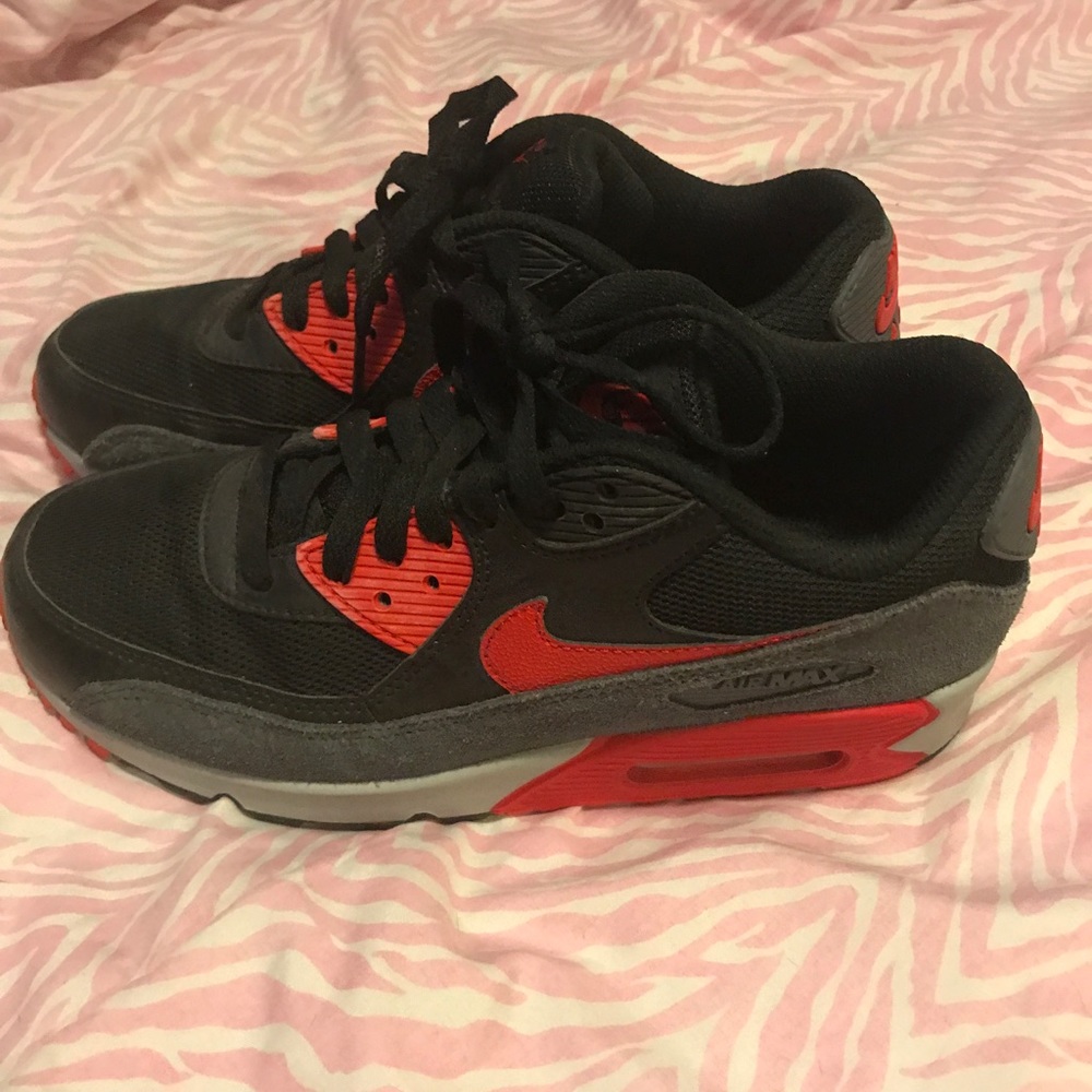 WOMENS NIKE AIR MAX